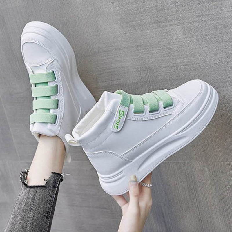 Uniwersalne białe sneakersy da – Women Shoes Must Have recenzja i cena