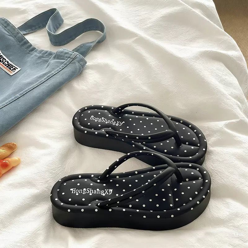 Modne klapki na platformie w k – Cork Wedge Sandal recenzja i cena